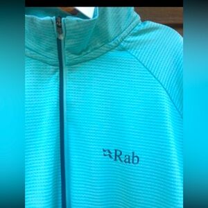 🧡New UVP Rab athletic mid zipper, thumb strap, never worn medium